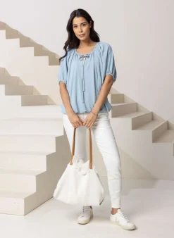 E Blouse Met Koordjes