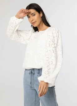 Off White Blouse Met Embroidery